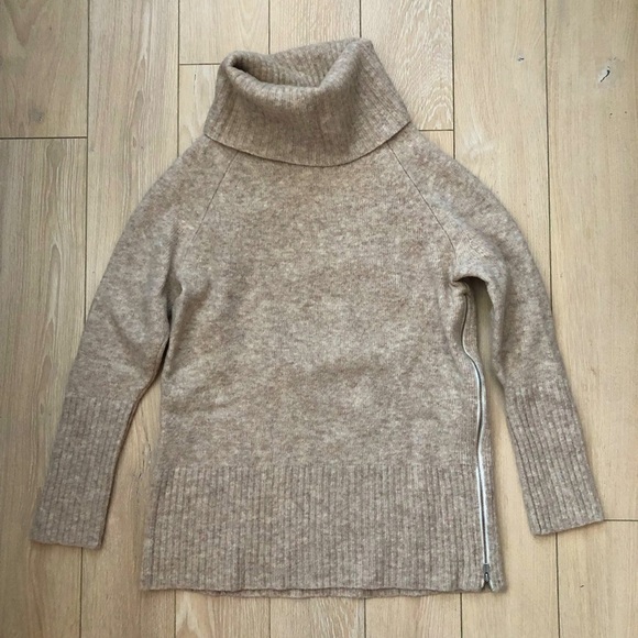 Banana Republic Merino Fine Wool Blend Side Zipper Sweater in Beige Size S - Picture 1 of 9
